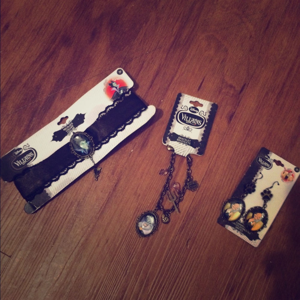 Disney villains jewelry set nwt
