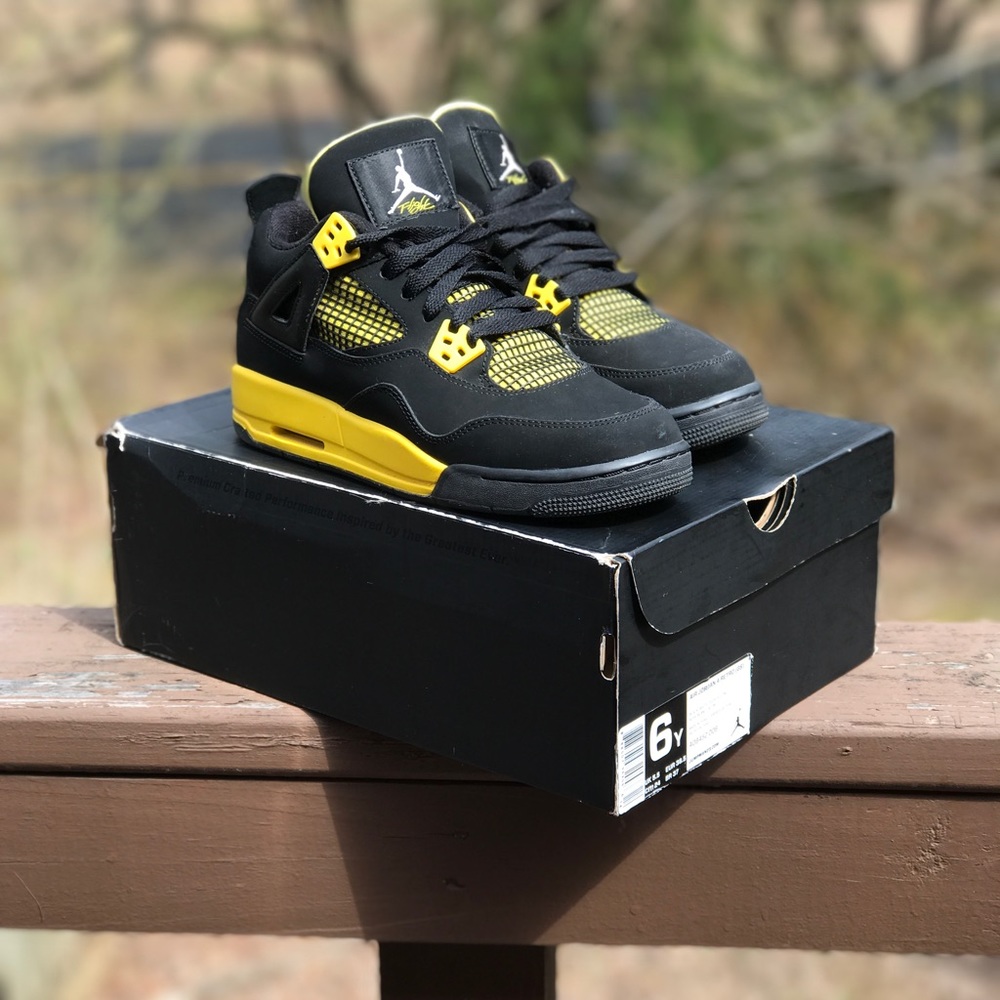 Air Jordan Thunder 4's: Size 6Y