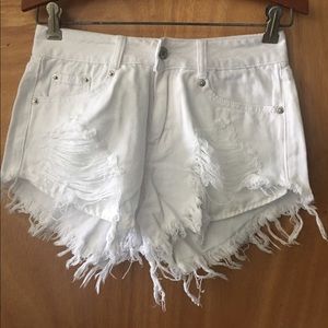 🔥Rip Cut Off Jeans Shorts in White🔥