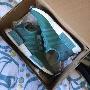 Rare Adidas NMD R1 vapor green 7.5 but fits 8