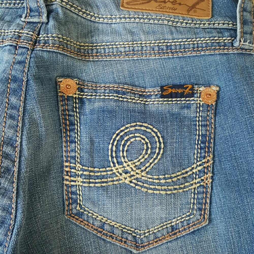 Seven7 denim ankle length jeans size 6