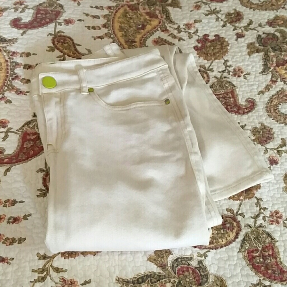 Elie Tahari white jeans
