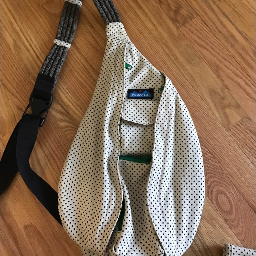 Kavu crossbody/matching wallet