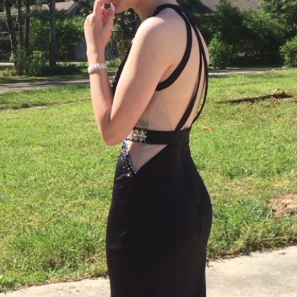 Prom dress - Picture 2 of 4