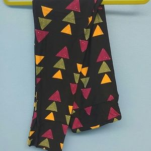 NWT. LuLaRoe TC Leggings. Multi triangles.