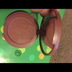Tarte Amazonian Clay blush in "dazzled"