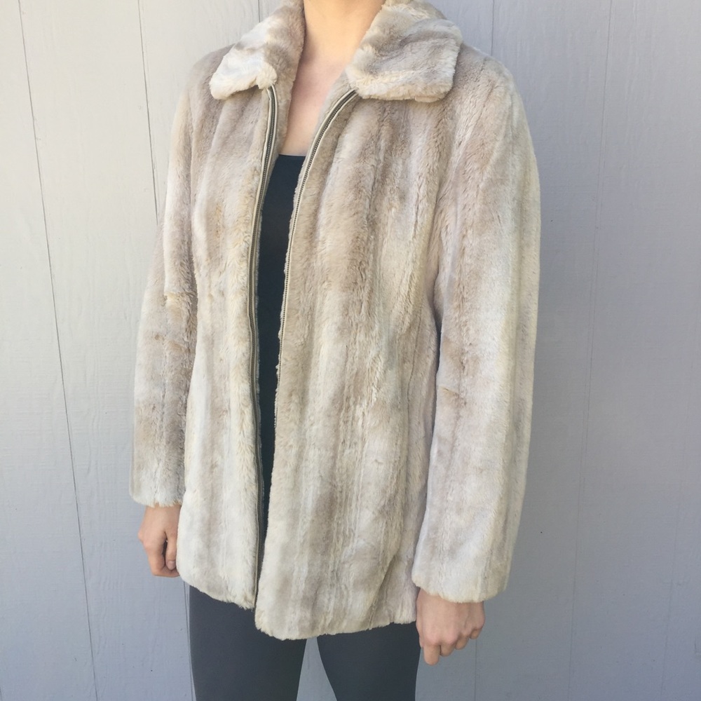 NEW Kristen Blake Fur coat for sale. - Picture 2 of 7