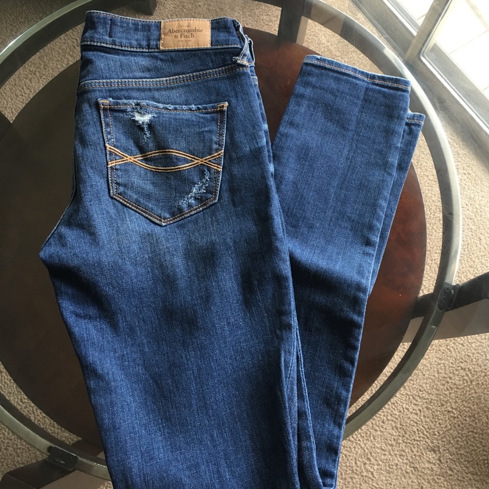 Jeans - $10 when you buy two items 🌟💥