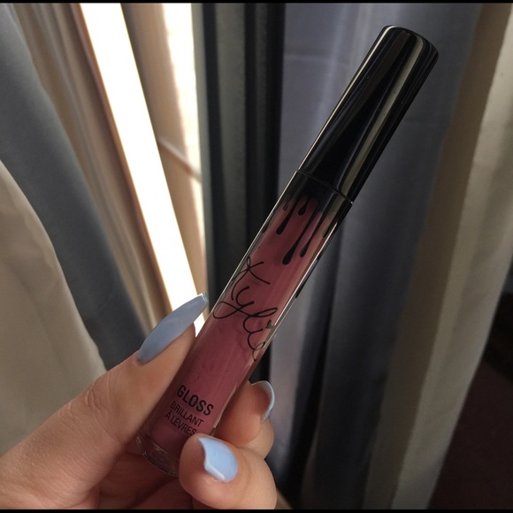Kylie lip gloss in POSIE K - Picture 1 of 3