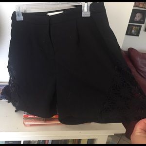 Black high waisted shorts🕸