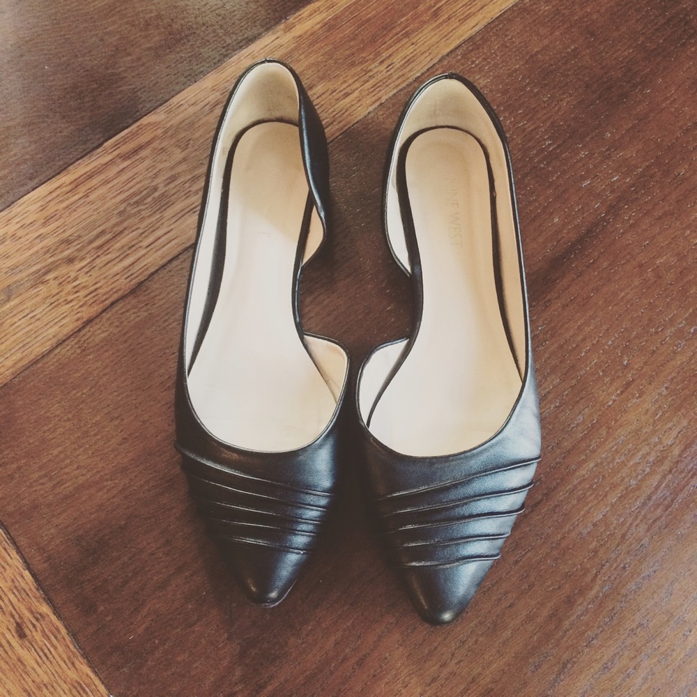 Black Cut-Out Flats