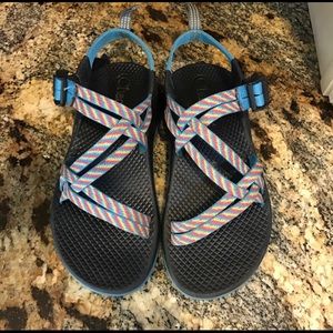 Girls Chacos sz 2