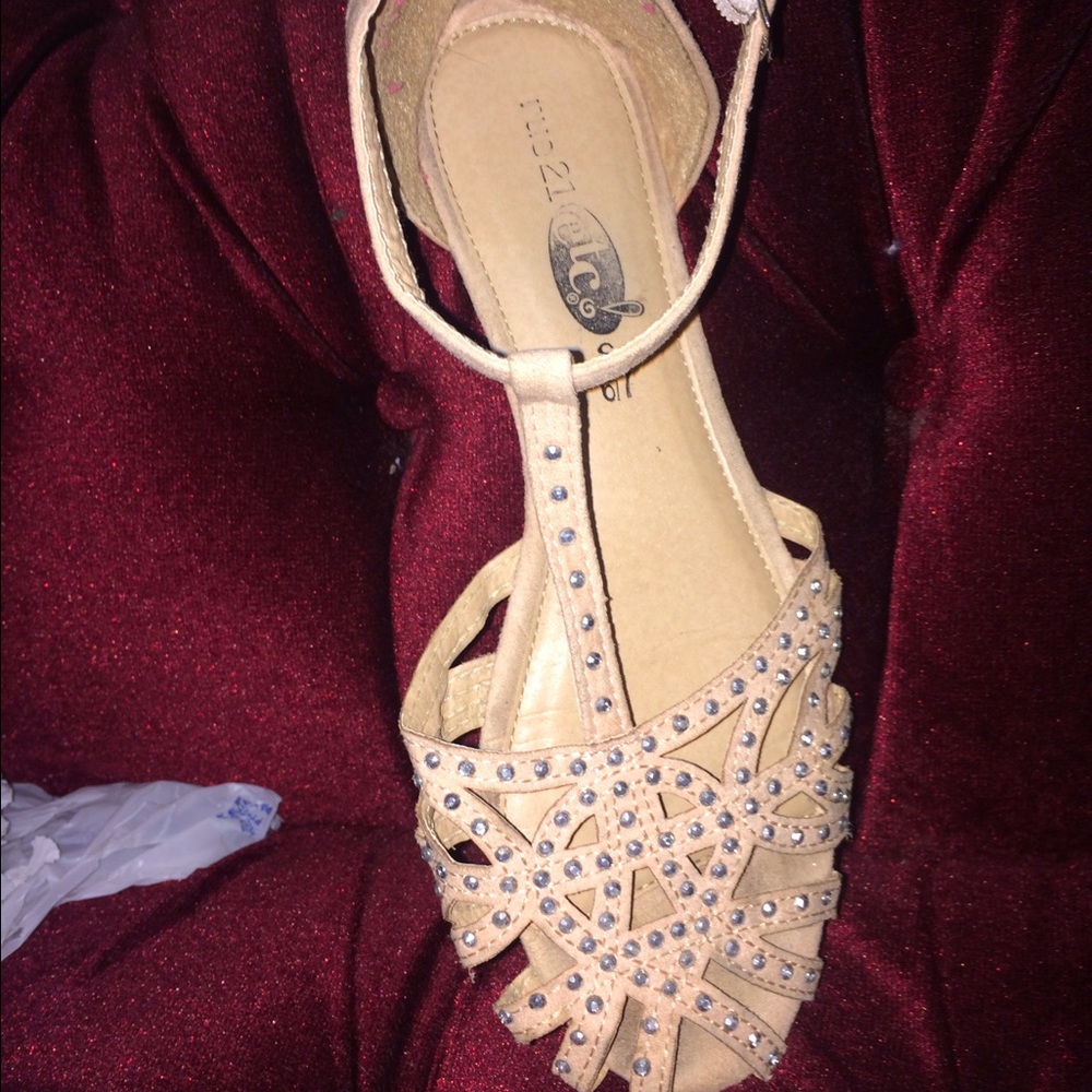 Beige flat sandals