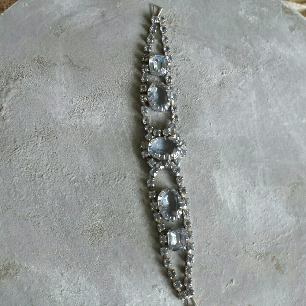 🍃Blue Rhinestone Bracelet🍃 - Picture 2 of 3