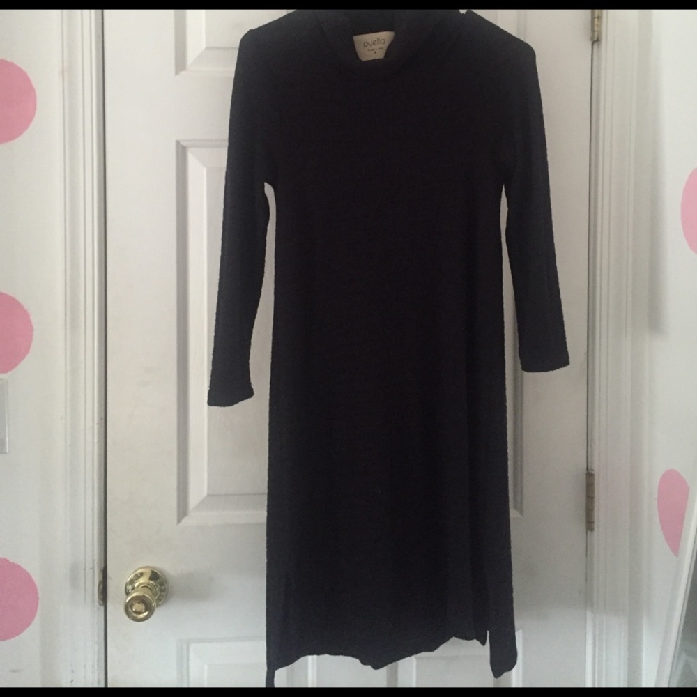 Black ribbed knit tunic