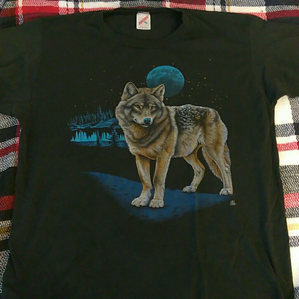 Wolf t-shirt