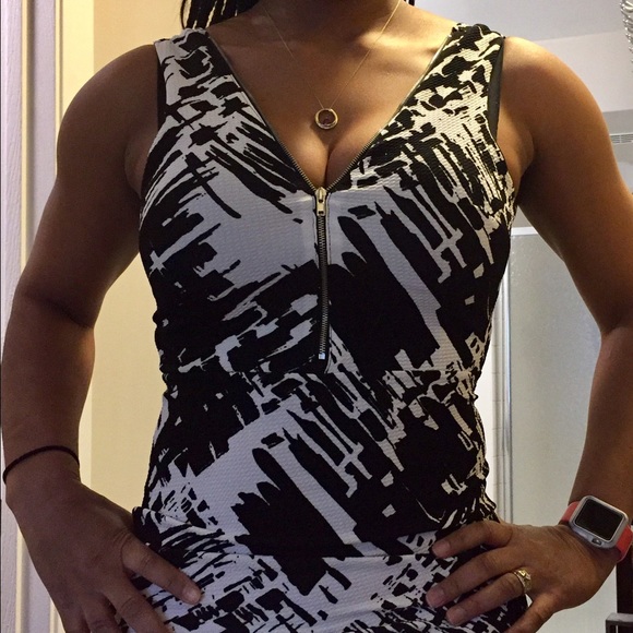 Black/white dress - Picture 2 of 4