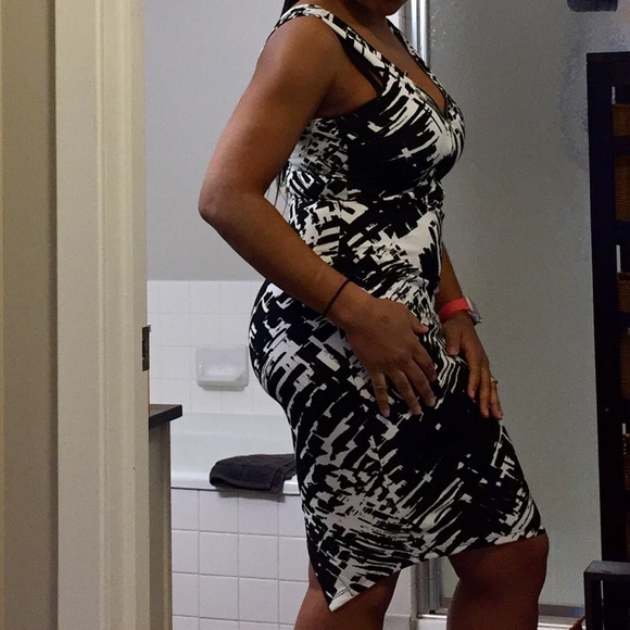 Black/white dress - Picture 3 of 4