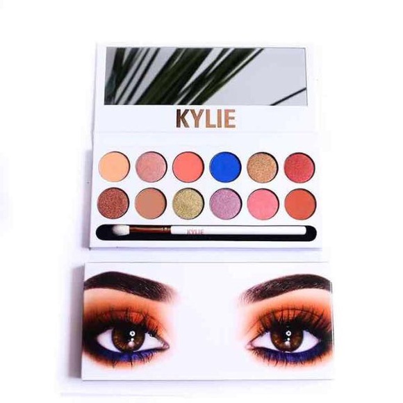 KYLIE ROYAL PEACH PALETTE SALE!!! - Picture 2 of 4