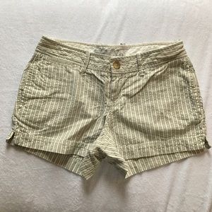 Old Navy Shorts - Old Navy low rise linen shorts. Old Navy Shorts - Old Navy low rise linen shorts.