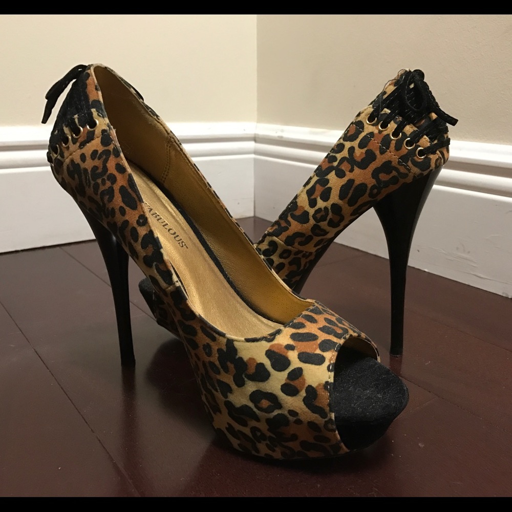 CHEETAH Print Heels!!