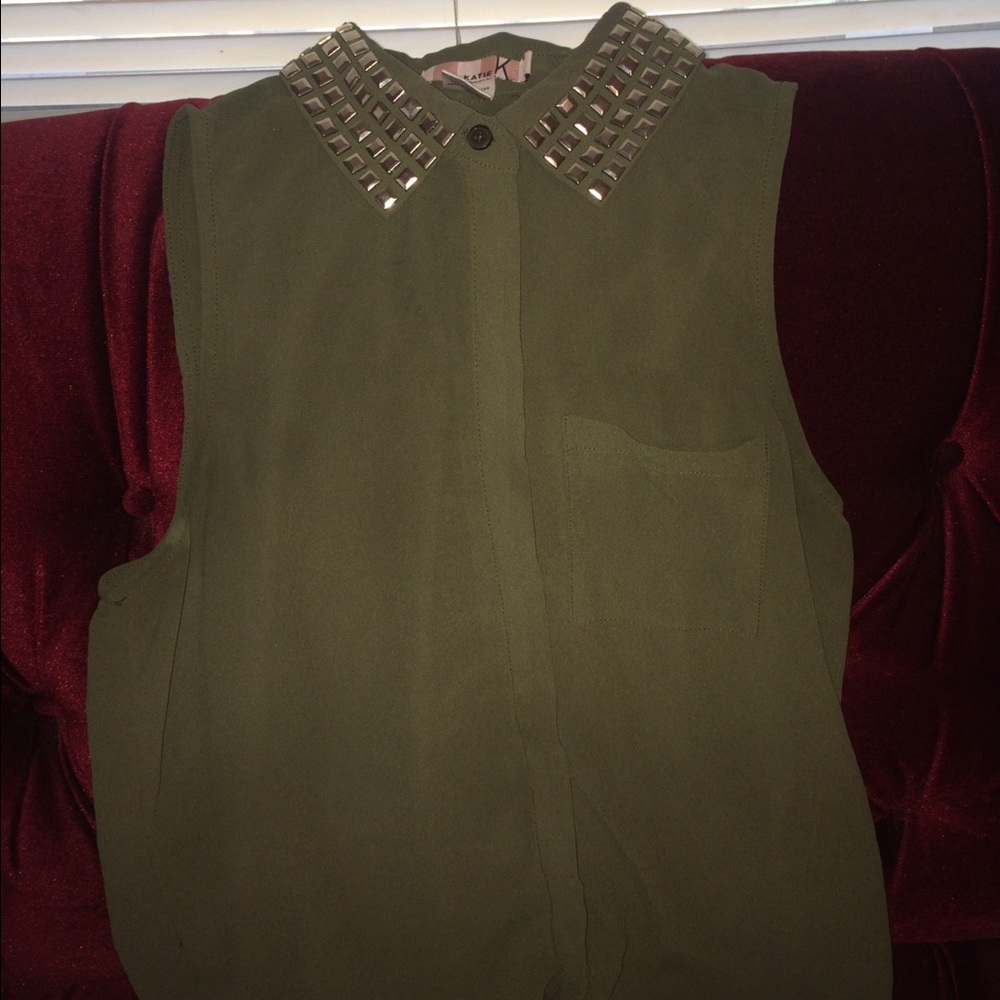 Green sleeveless top