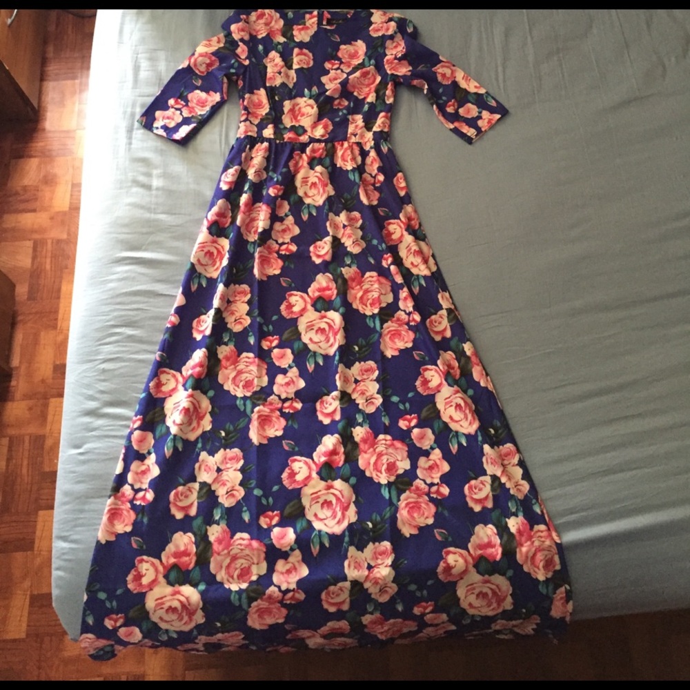 Floral 3/4 sleeve dress