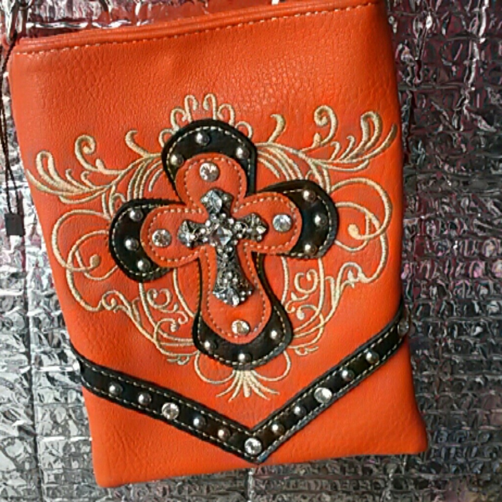 Crossbody - Picture 4 of 8