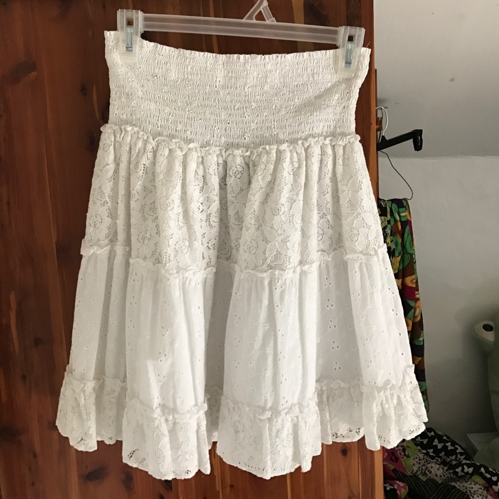 White lace patterned skirt