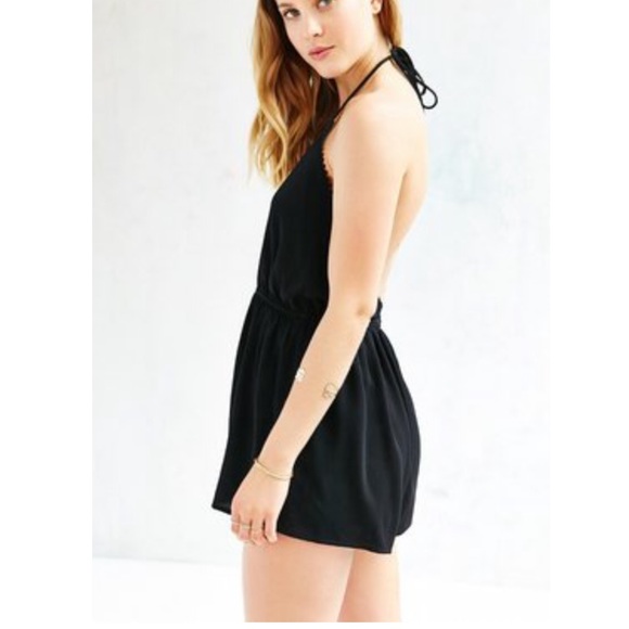 UO NWT circle trim halter romper - Picture 3 of 8