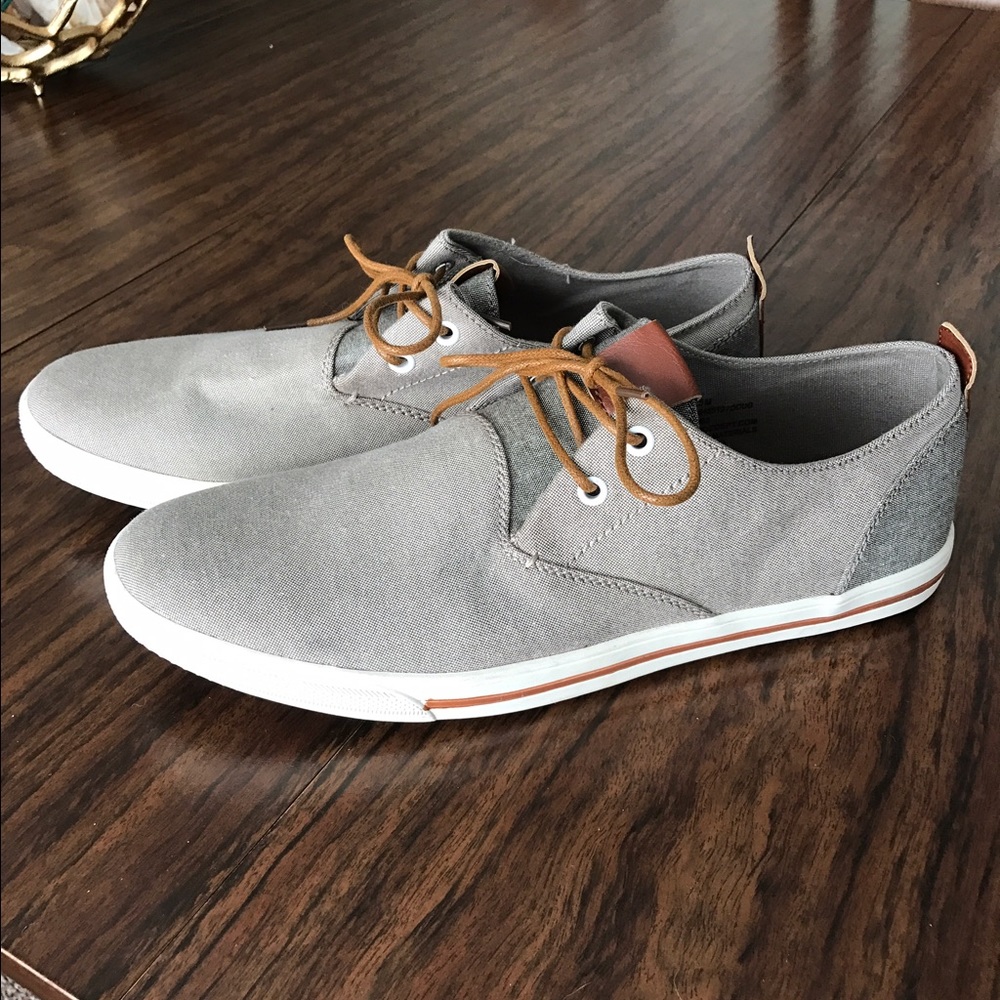 NWOT lace up loafers