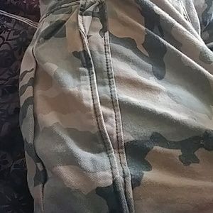 Meet your Posher, Leonard