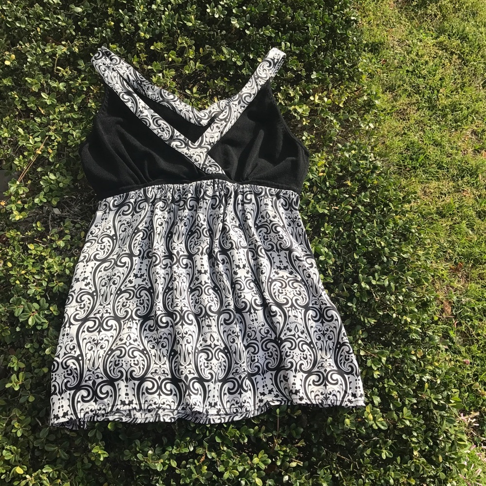 BeBe empire waist black and white top