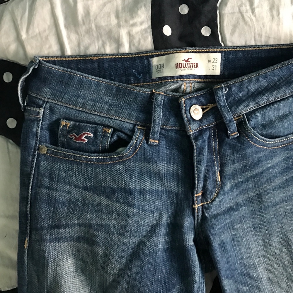 Hollister Medium Wash Distressed Skinny Jeans