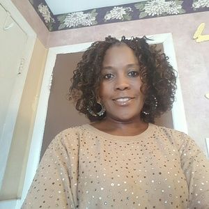 Meet your Posher, Cassandra