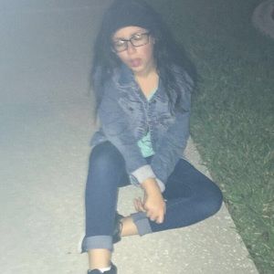 Meet your Posher, Valeria