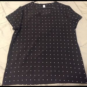 Black shirt with white blocks