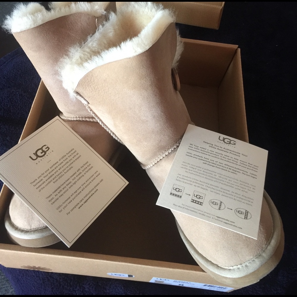 NEW* Bailey Button Uggs