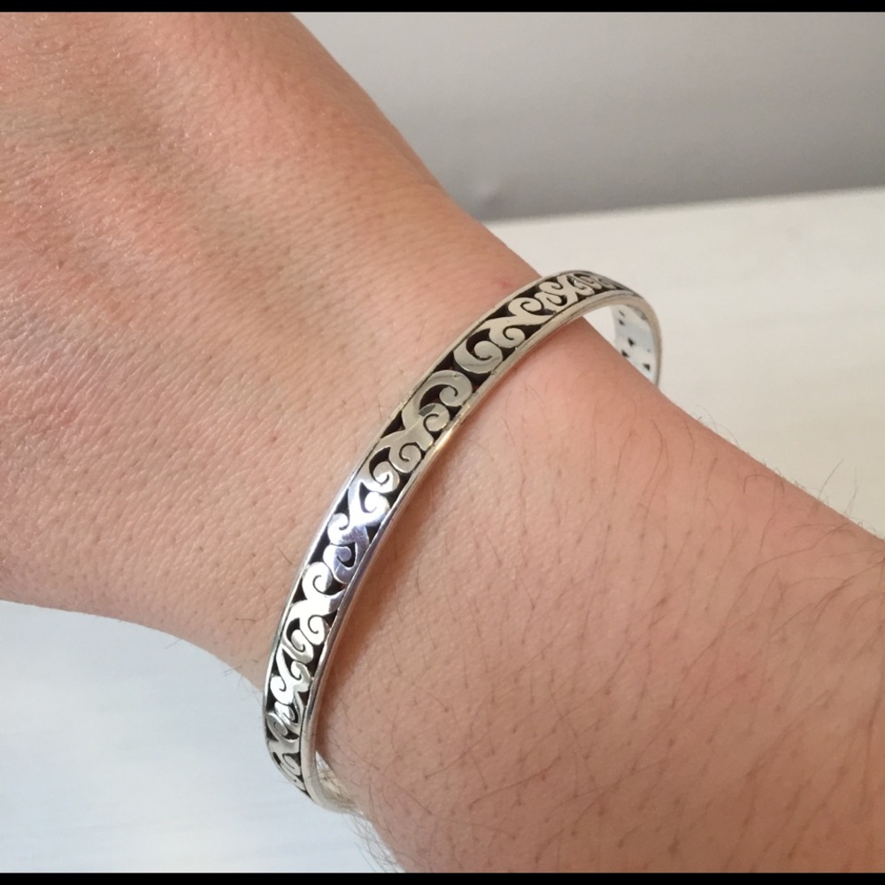 Silver Brighton bracelet, excellent condition!