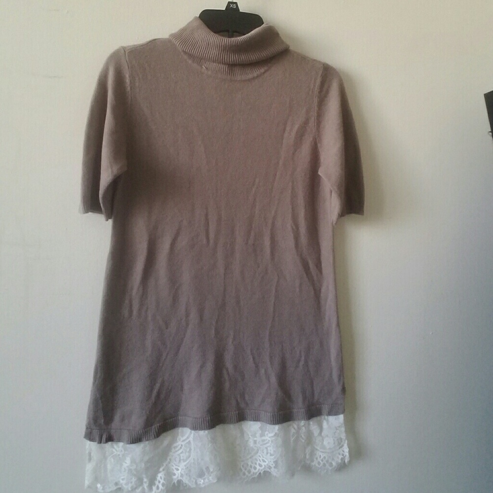 Brand new short-sleeved sweater