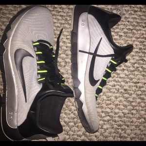 Nike tennis shoes