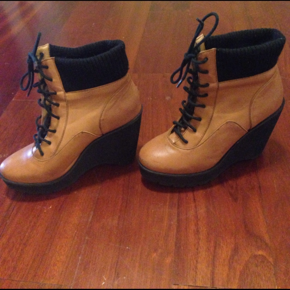 Awesome platform leather boots- 8