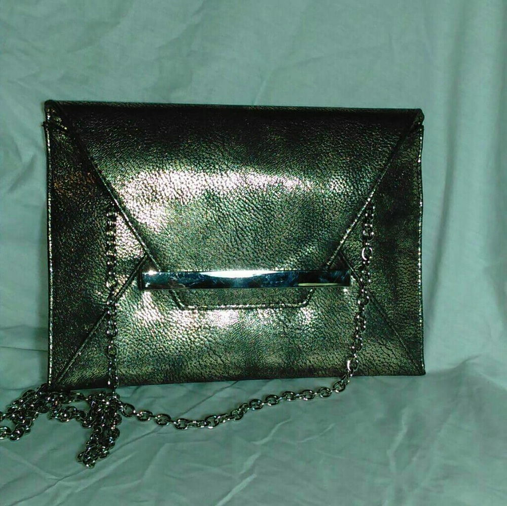Mossimo Clutch