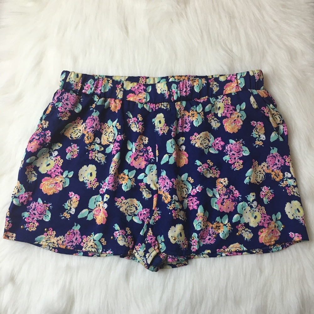Tobi Floral Shorts with Gold Studs Size M