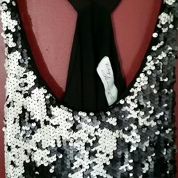 Cute sequence top by Havana - Picture 2 of 4