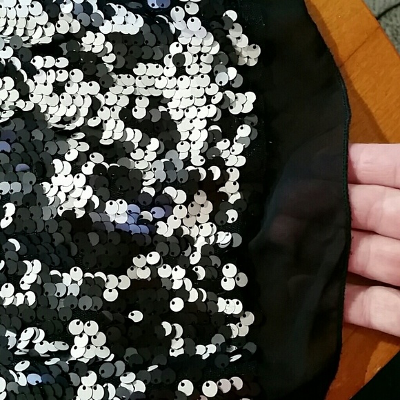 Cute sequence top by Havana - Picture 4 of 4