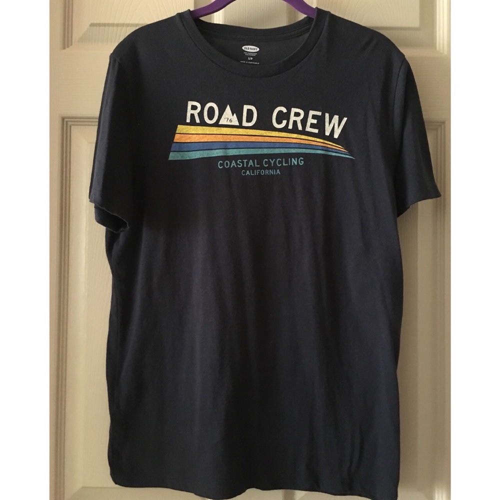Old navy graphic tee shirt