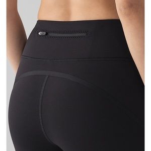 Black lulu lemon crop leggings