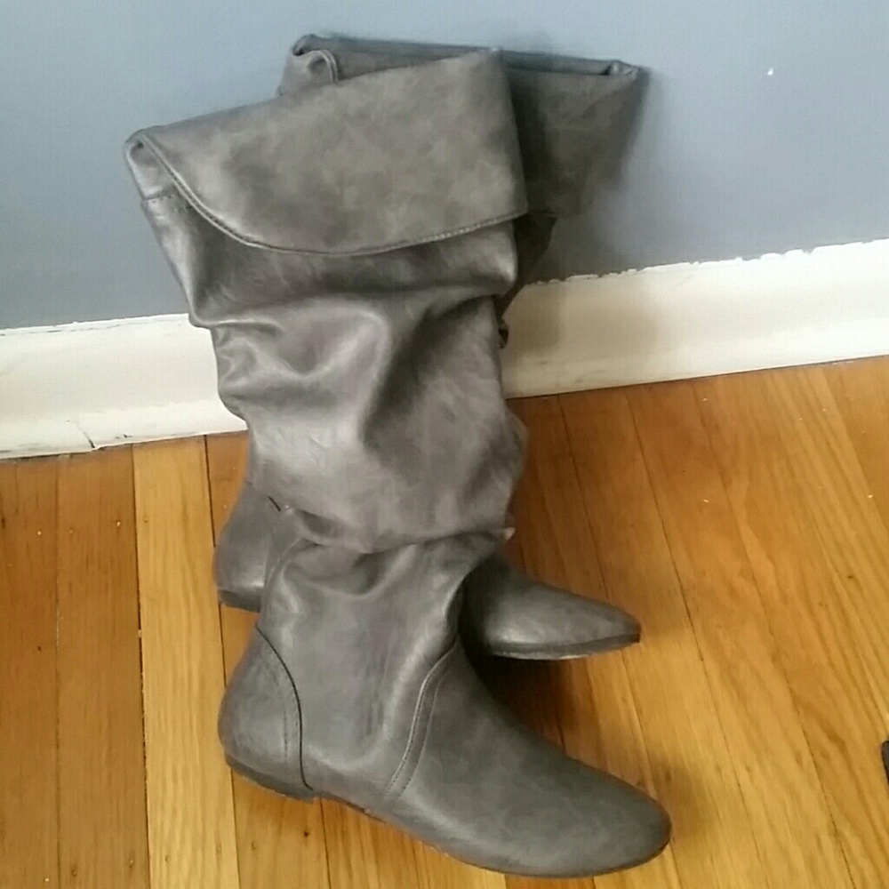 Slouch boots