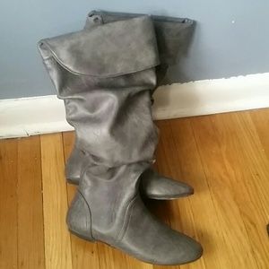 Slouch boots